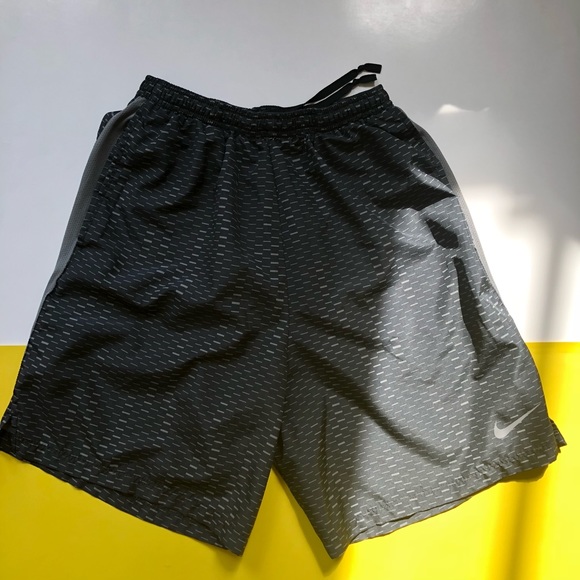 Bundle of two dri-fit Nike shorts - Picture 3 of 4